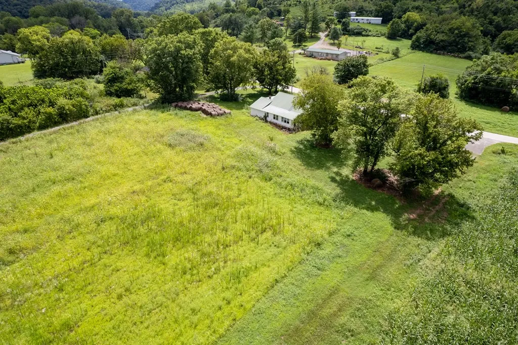 12493 Dodson Branch Highway Gainesboro TN 38562