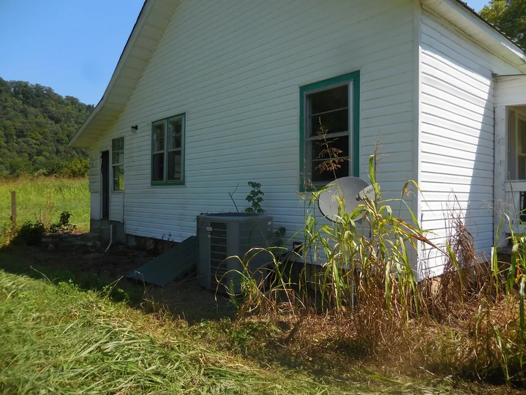 12493 Dodson Branch Highway Gainesboro TN 38562