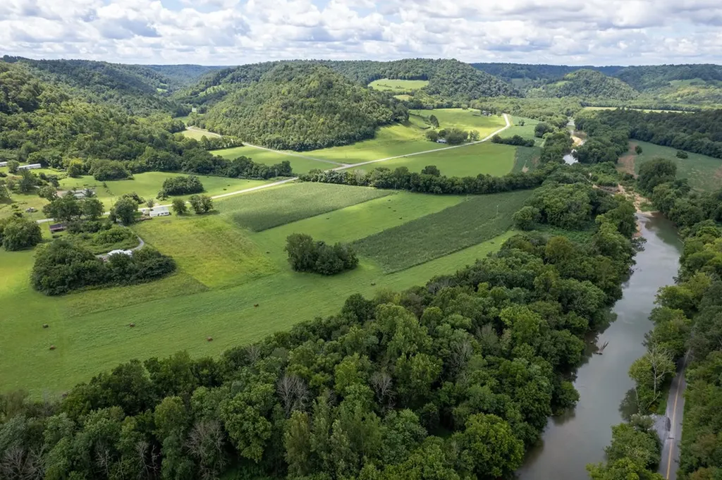 12493 Dodson Branch Highway Gainesboro TN 38562