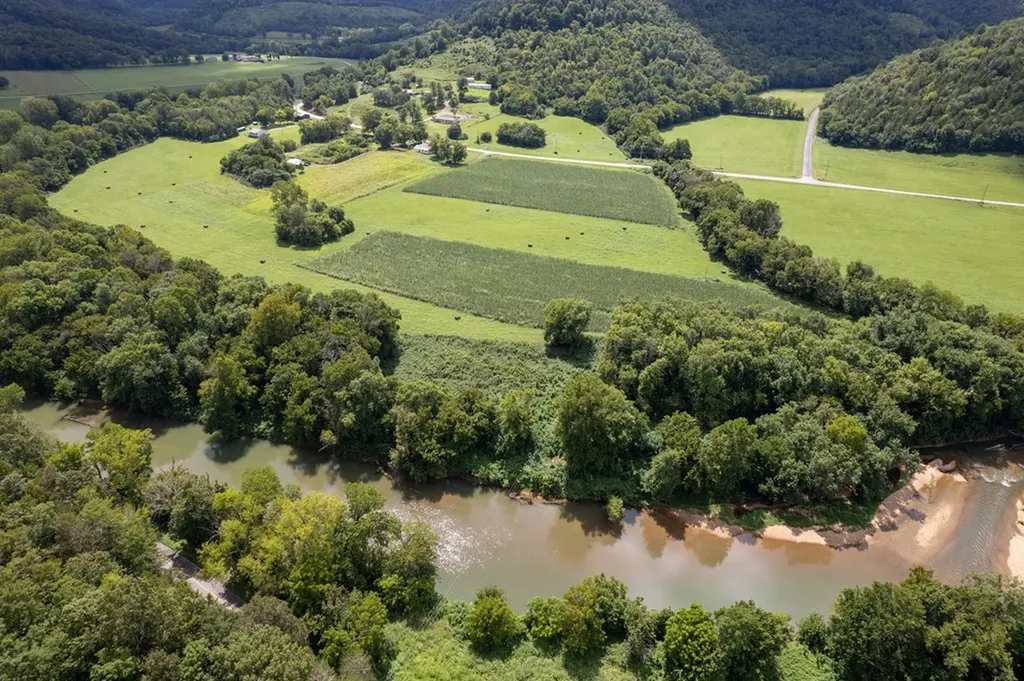 12493 Dodson Branch Highway Gainesboro TN 38562