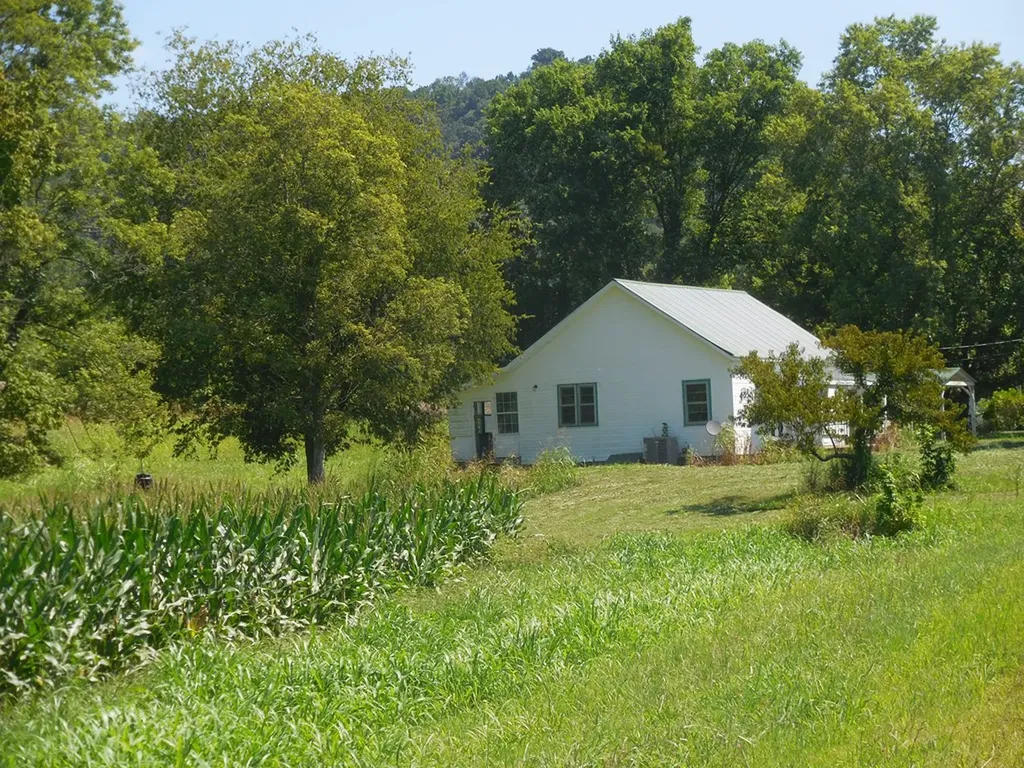 12493 Dodson Branch Highway Gainesboro TN 38562