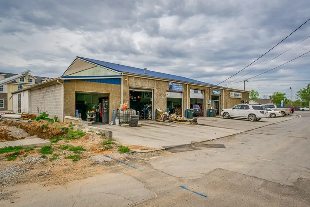 387&405 W Bockman Way Sparta TN 38583