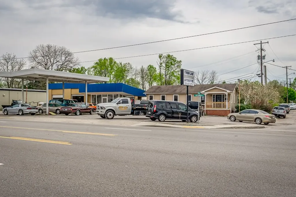 387&405 W Bockman Way Sparta TN 38583