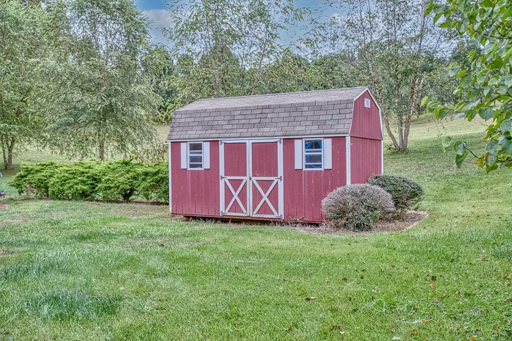 4814 Rocky Point Road Cookeville TN 38506