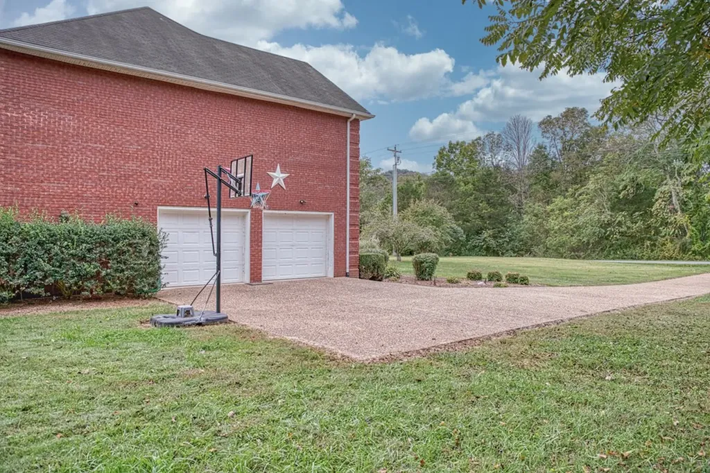 4814 Rocky Point Road Cookeville TN 38506
