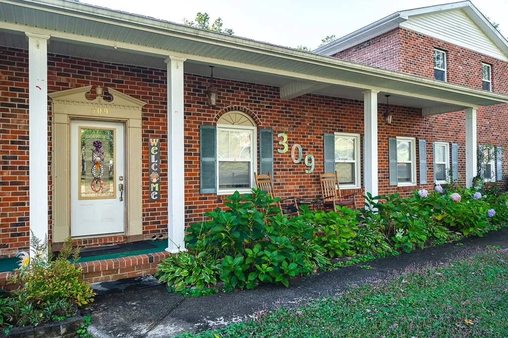309 S Arrowhead Drive Mcminnville TN 37110