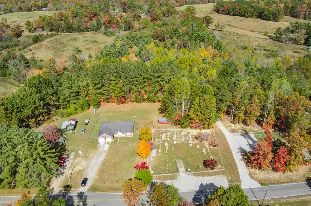 259 Alloway Road Grandview TN 37337