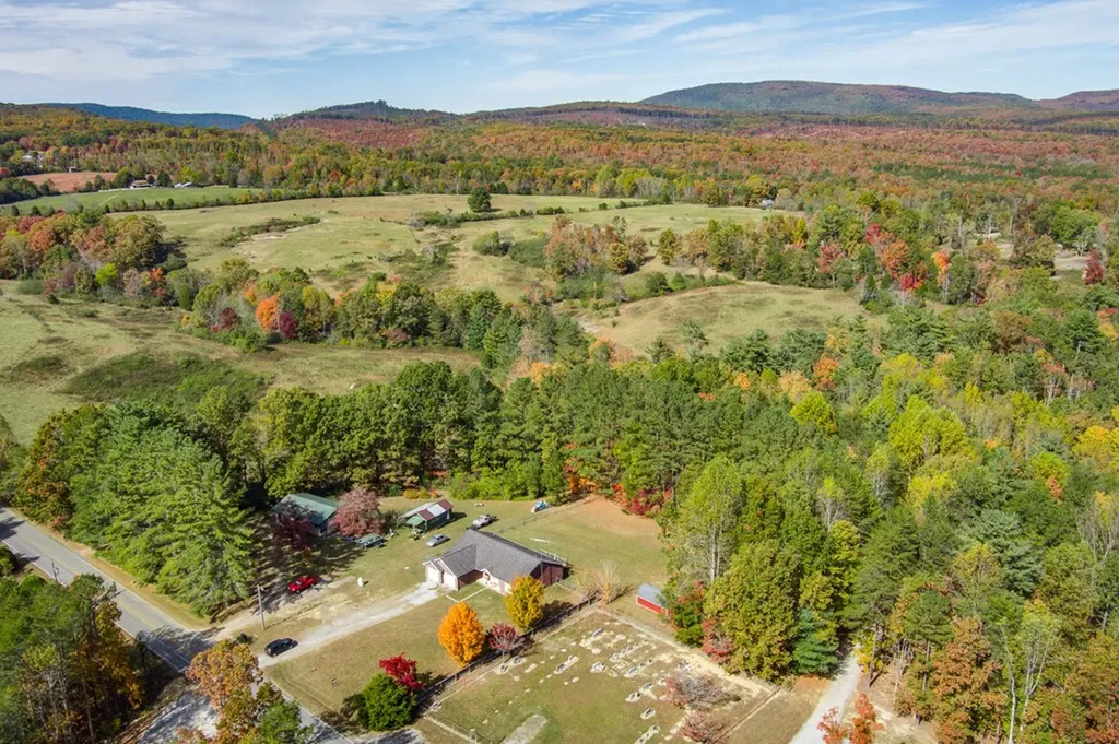 259 Alloway Road Grandview TN 37337