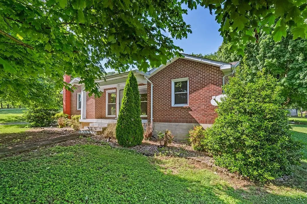 2110 Gladdice Highway Gainesboro TN 38562