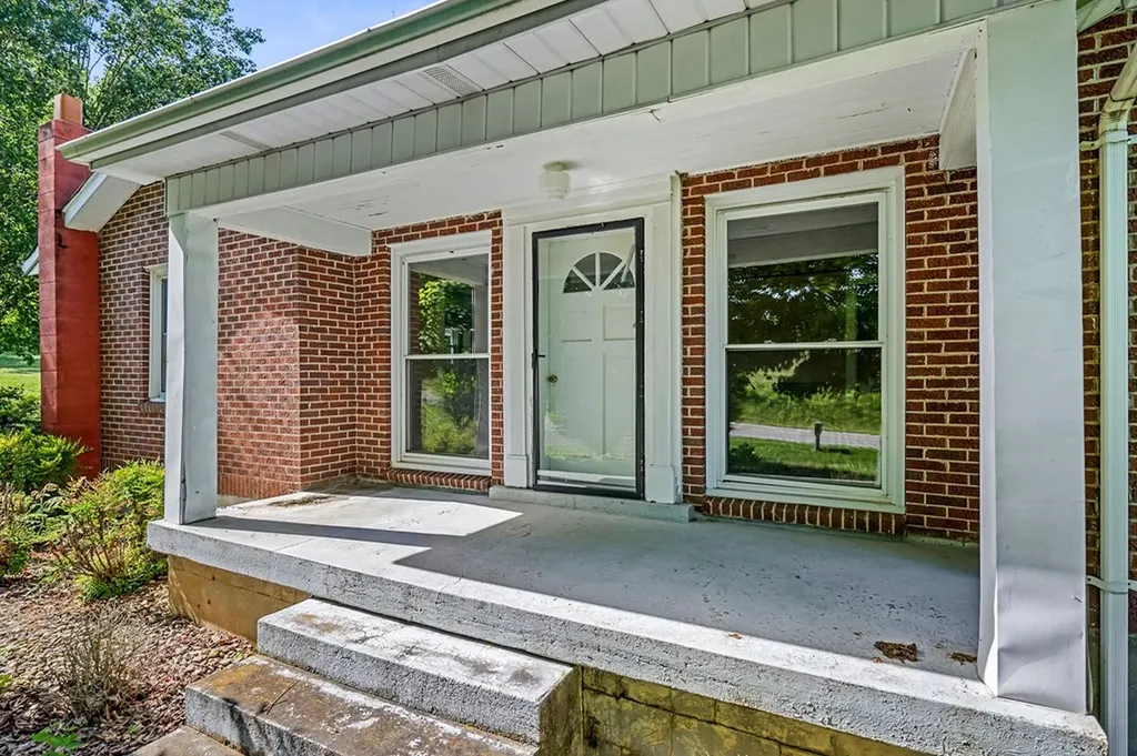 2110 Gladdice Highway Gainesboro TN 38562