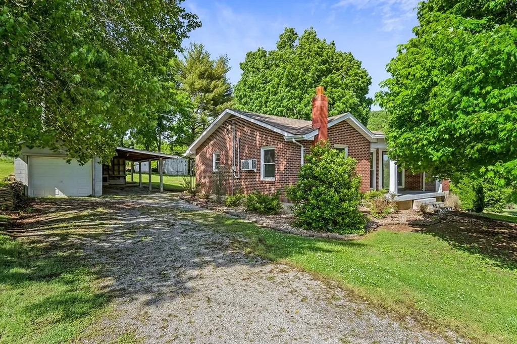 2110 Gladdice Highway Gainesboro TN 38562