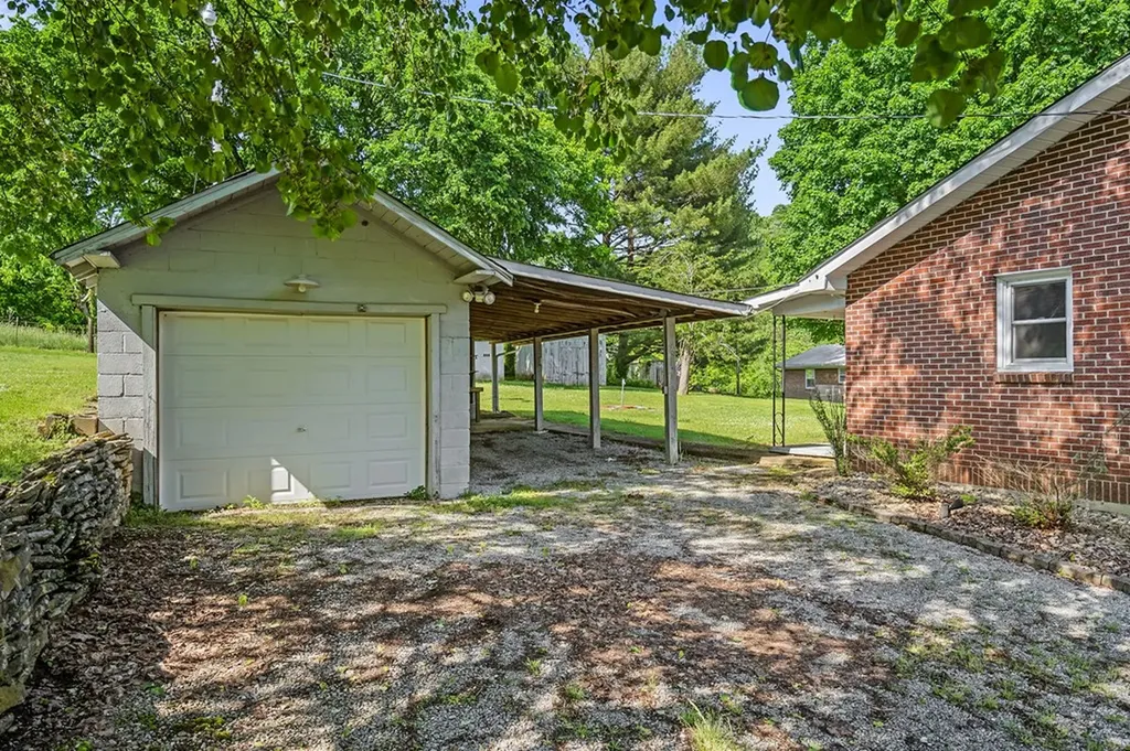 2110 Gladdice Highway Gainesboro TN 38562