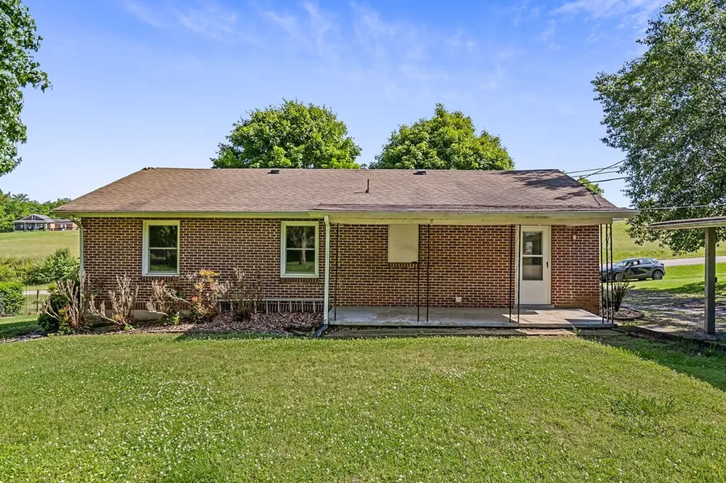 2110 Gladdice Highway Gainesboro TN 38562