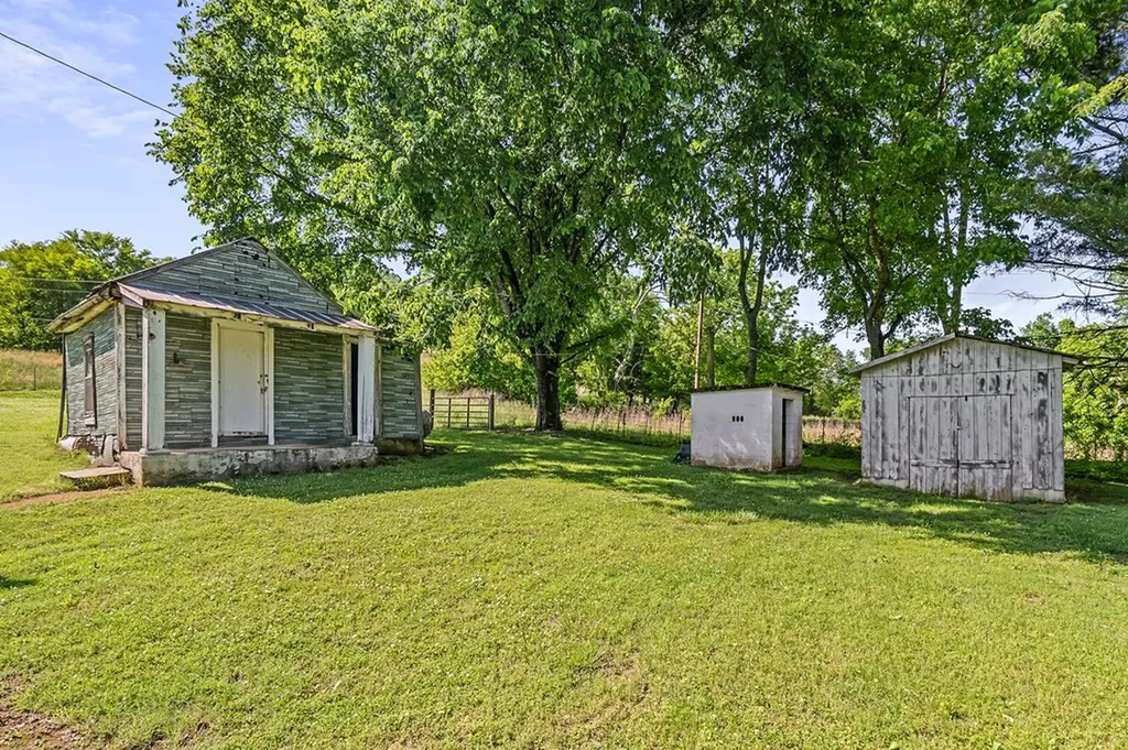 2110 Gladdice Highway Gainesboro TN 38562