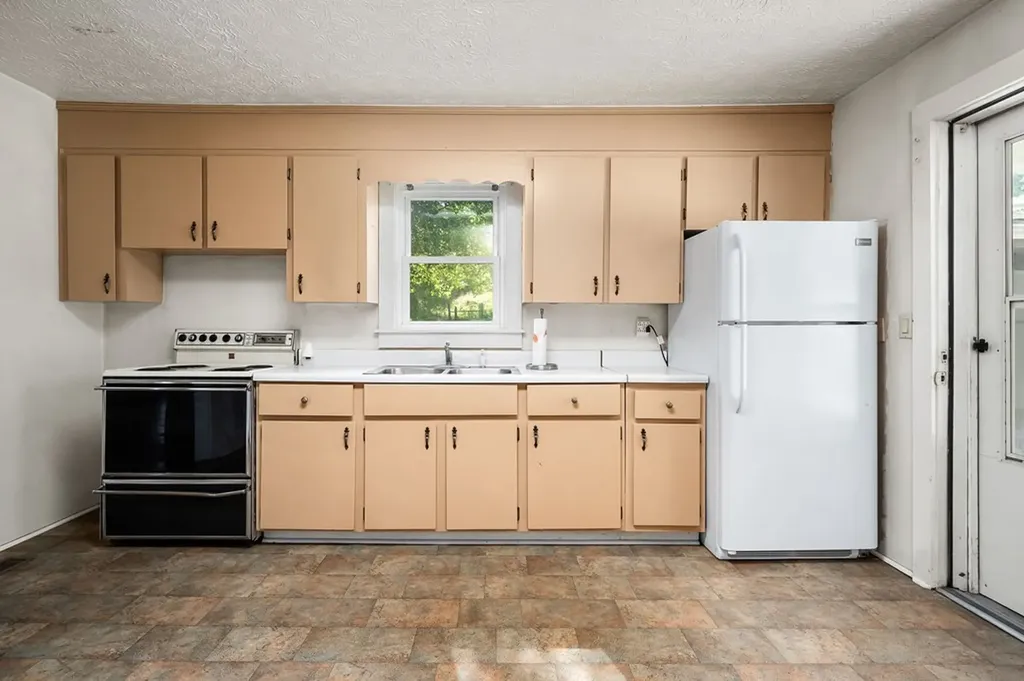 2110 Gladdice Highway Gainesboro TN 38562