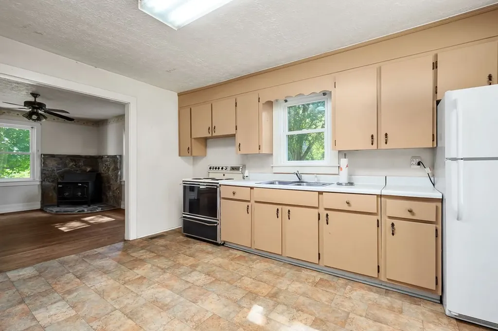 2110 Gladdice Highway Gainesboro TN 38562
