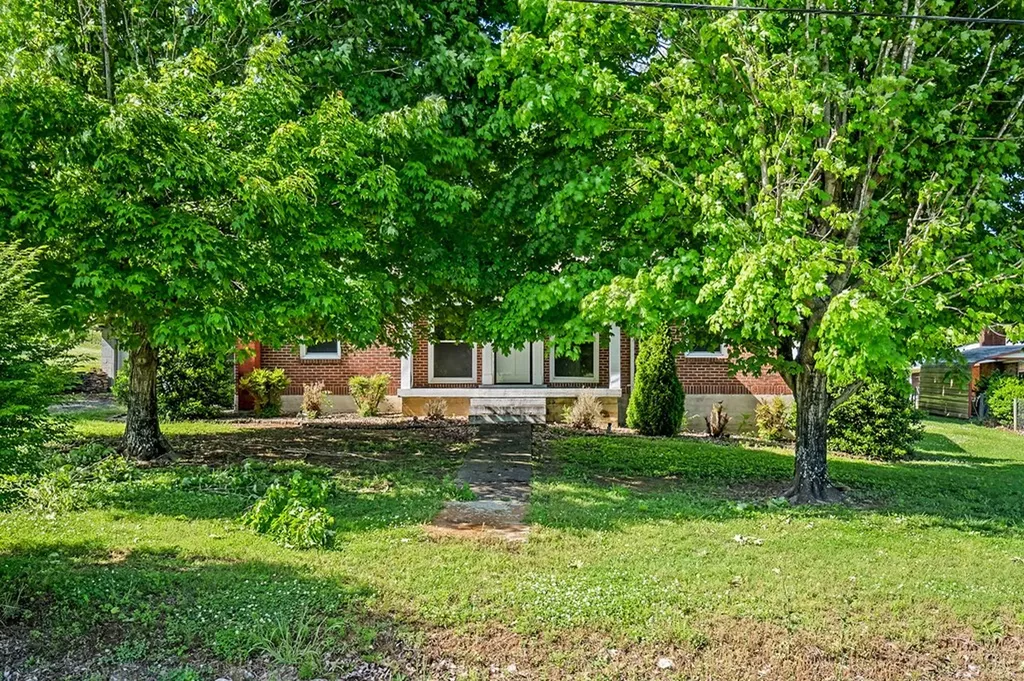2110 Gladdice Highway Gainesboro TN 38562
