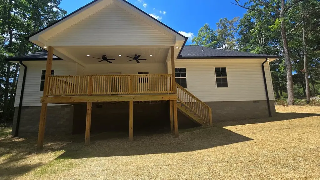 384 West Meadow Creek Road Monterey TN 38574