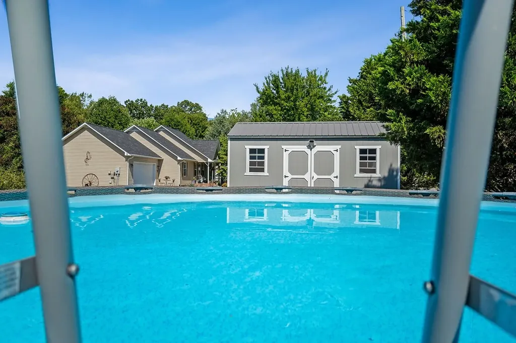 6905 Cookeville Boat Dock Road Baxter TN 38544