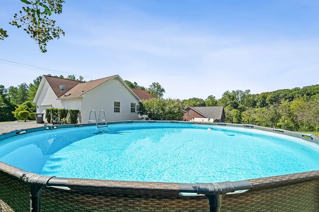 6905 Cookeville Boat Dock Road Baxter TN 38544