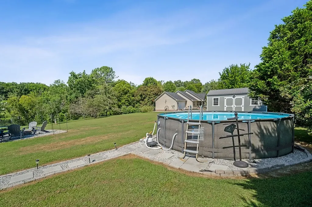 6905 Cookeville Boat Dock Road Baxter TN 38544