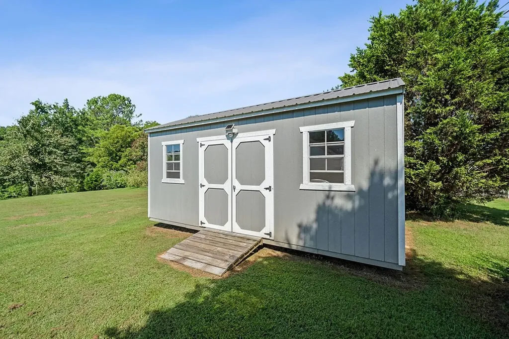 6905 Cookeville Boat Dock Road Baxter TN 38544