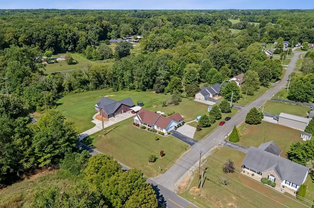 6905 Cookeville Boat Dock Road Baxter TN 38544