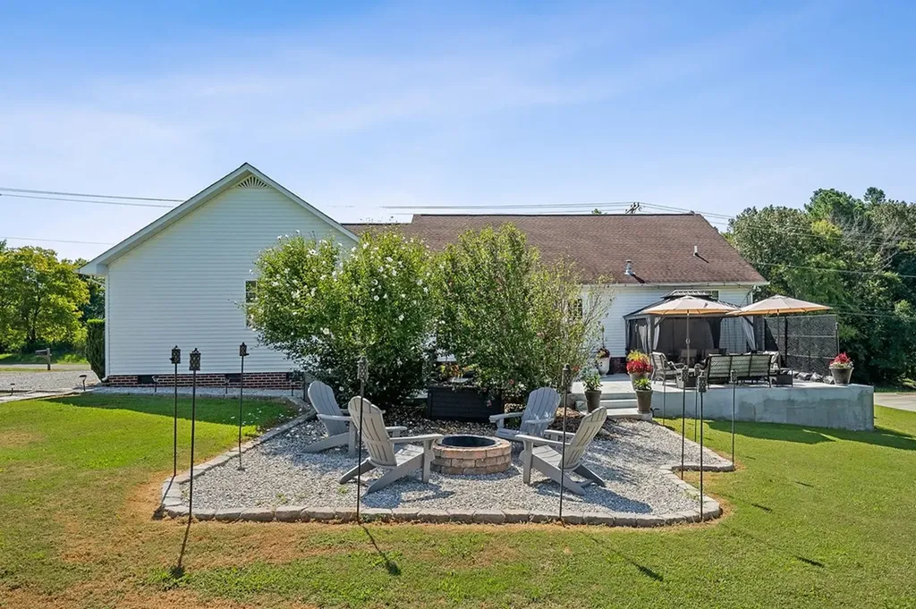 6905 Cookeville Boat Dock Road Baxter TN 38544