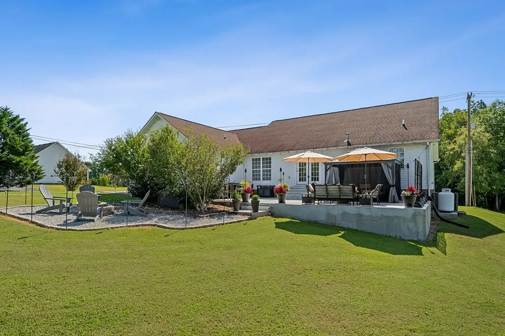 6905 Cookeville Boat Dock Road Baxter TN 38544
