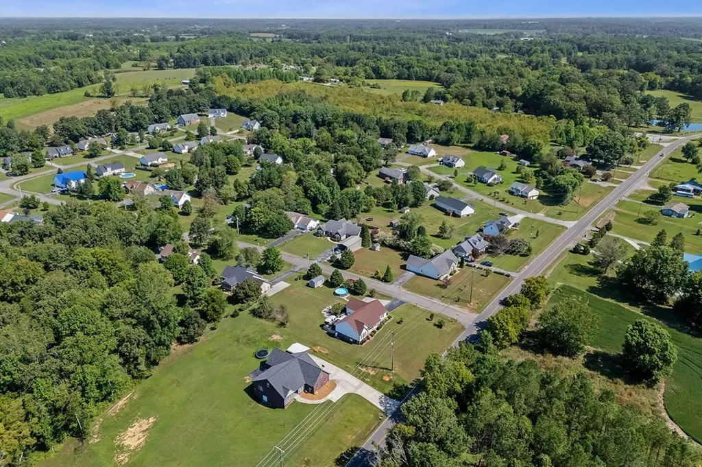 6905 Cookeville Boat Dock Road Baxter TN 38544