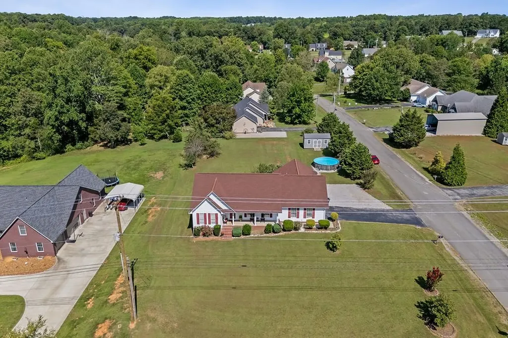 6905 Cookeville Boat Dock Road Baxter TN 38544