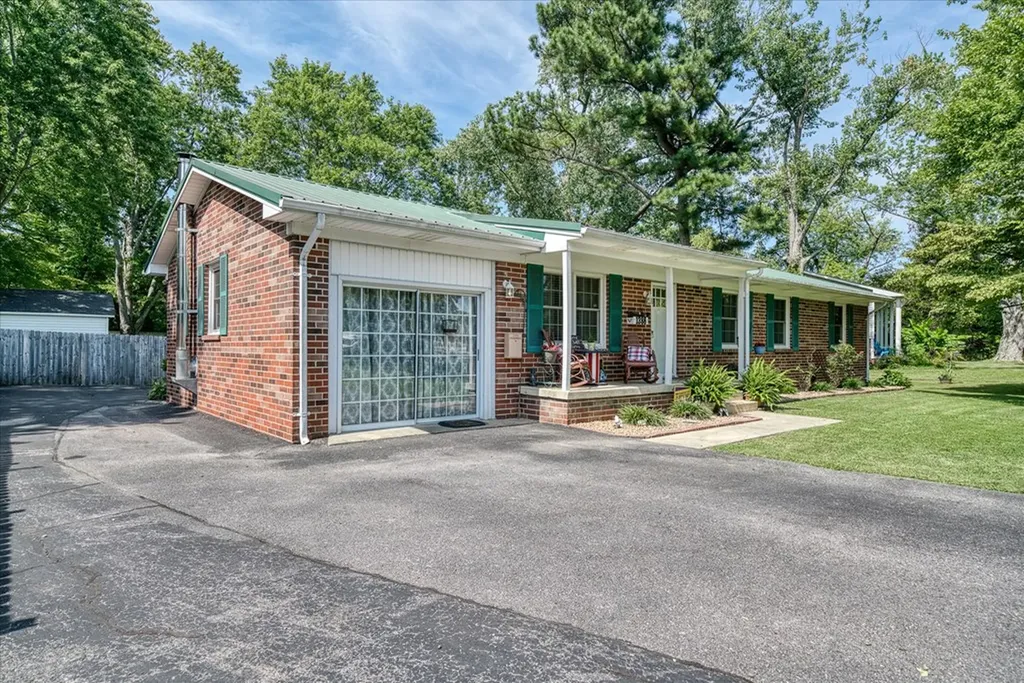 1388 Park Drive Cookeville TN 38501-1947