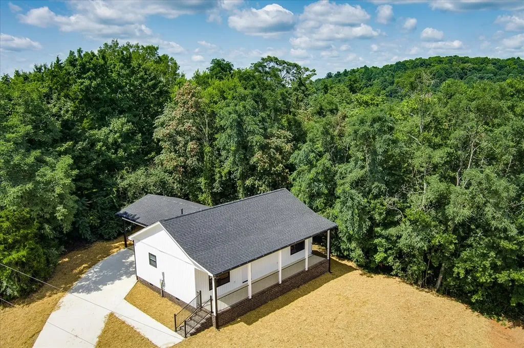 2385 Pea Ridge Fire Tower Celina TN 38551