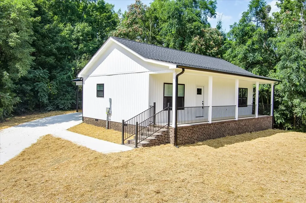 2385 Pea Ridge Fire Tower Celina TN 38551