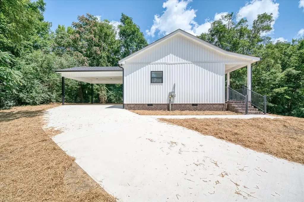 2385 Pea Ridge Fire Tower Celina TN 38551