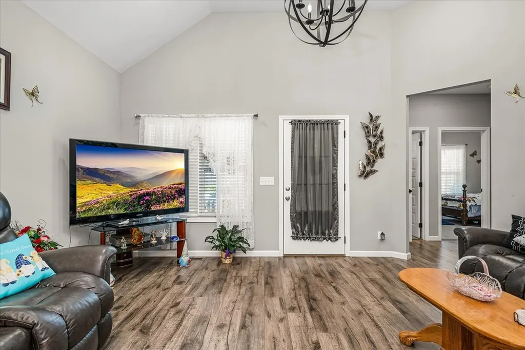 796 S Mountain Street Smithville TN 37166