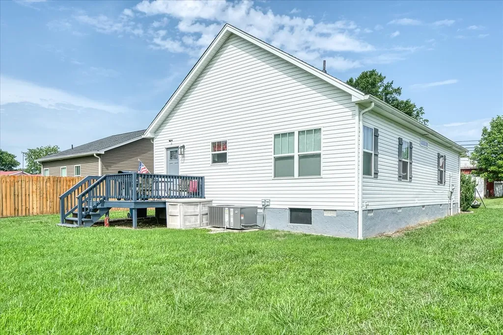 796 S Mountain Street Smithville TN 37166