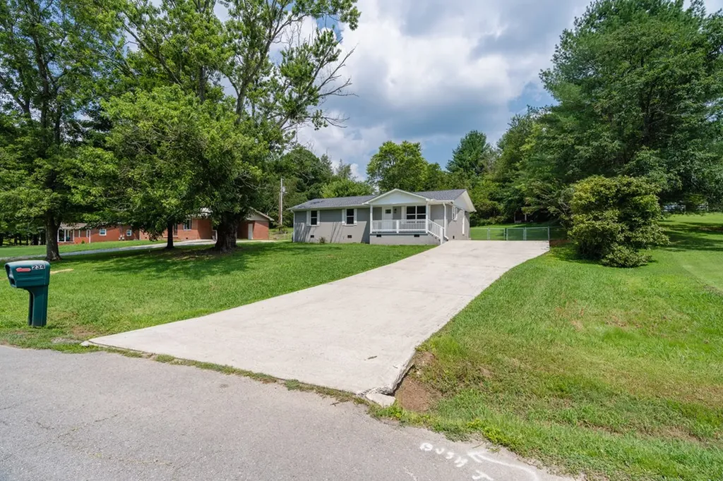 234 Camp Drive Sparta TN 38583