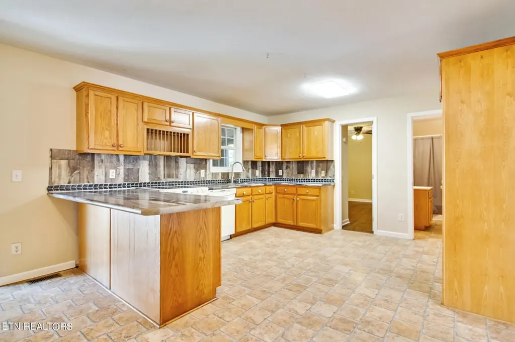 172 Davis Cook Road Grimsley TN 38565