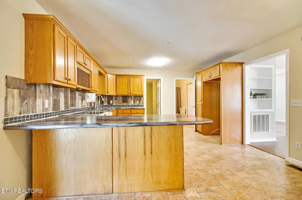 172 Davis Cook Road Grimsley TN 38565