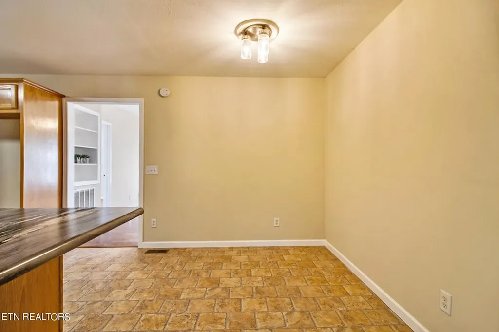 172 Davis Cook Road Grimsley TN 38565