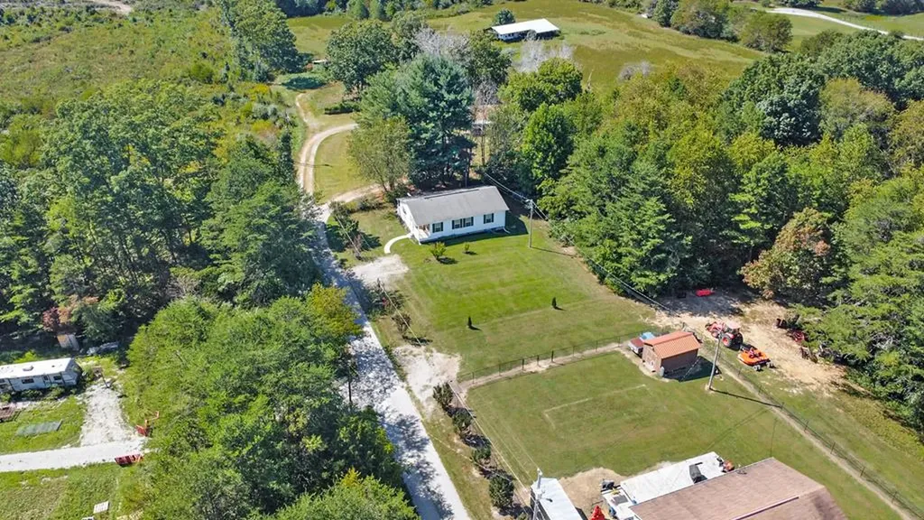 172 Davis Cook Road Grimsley TN 38565