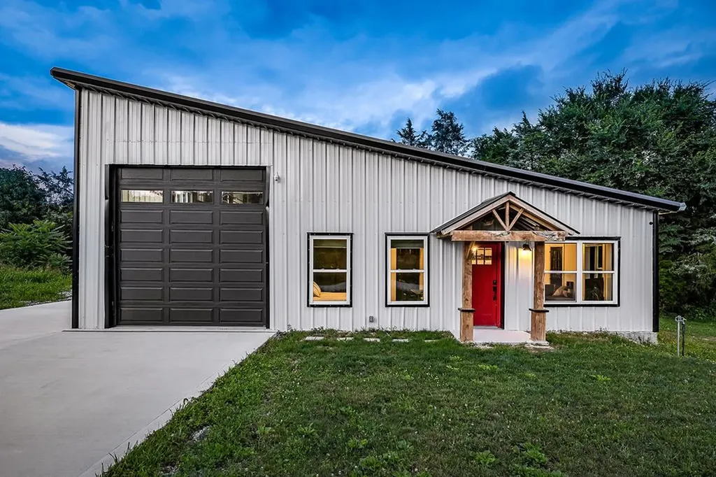 227 Lake Bluff Road Baxter TN 38544