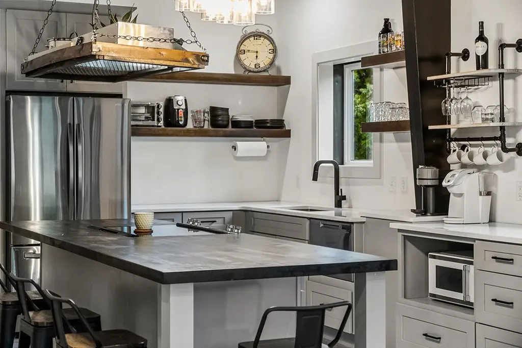 227 Lake Bluff Road Baxter TN 38544