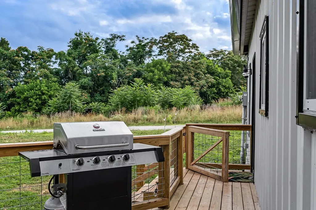 227 Lake Bluff Road Baxter TN 38544