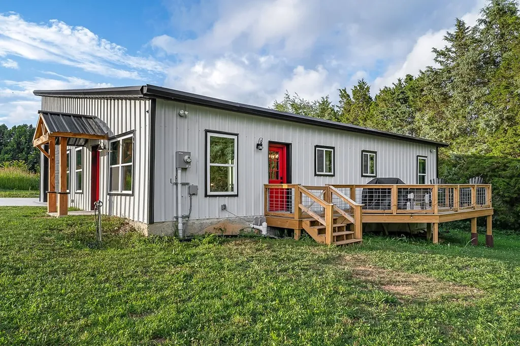 227 Lake Bluff Road Baxter TN 38544