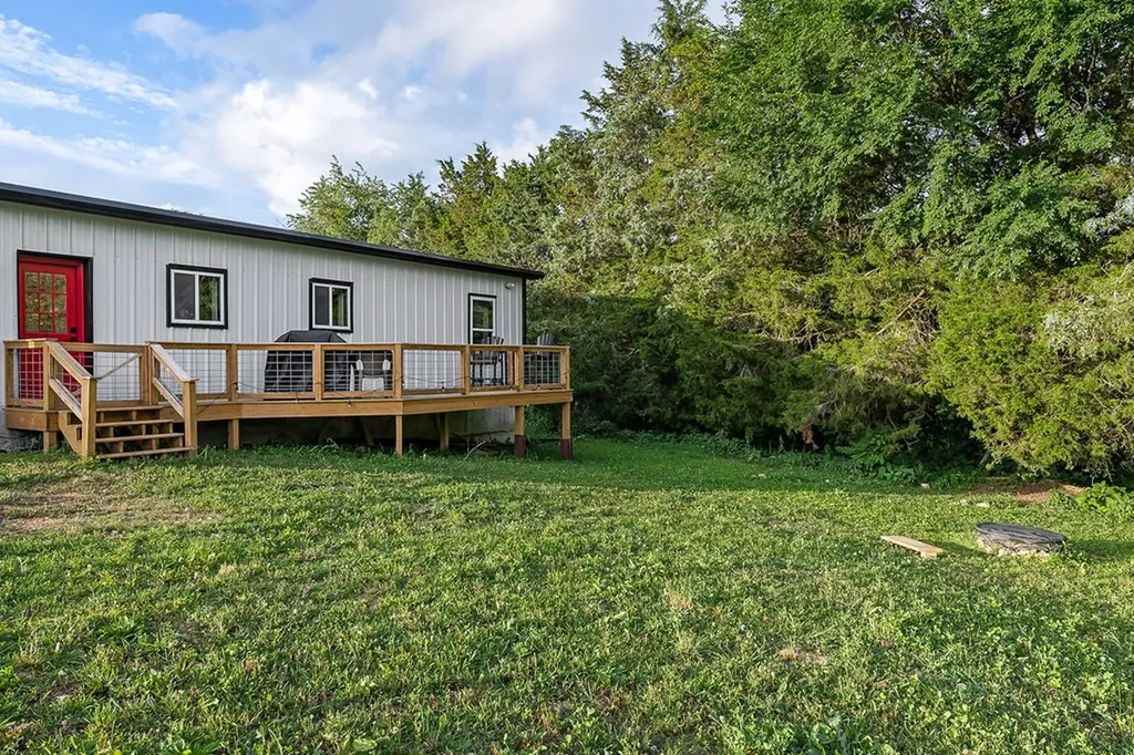 227 Lake Bluff Road Baxter TN 38544