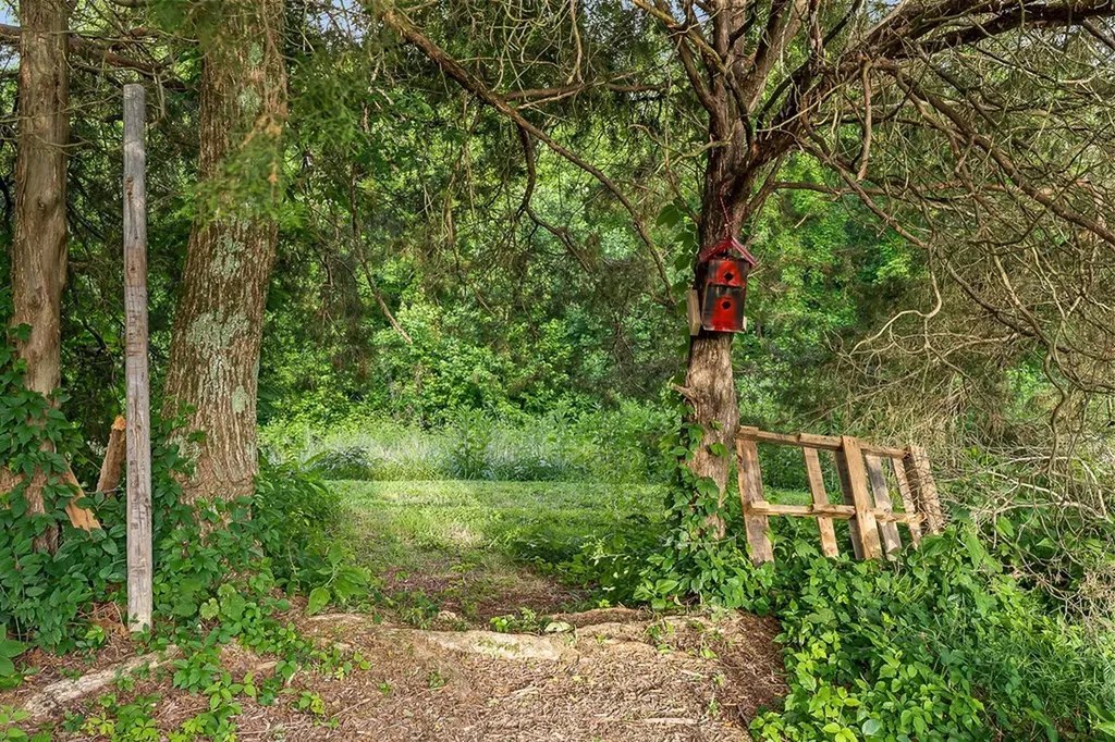 227 Lake Bluff Road Baxter TN 38544