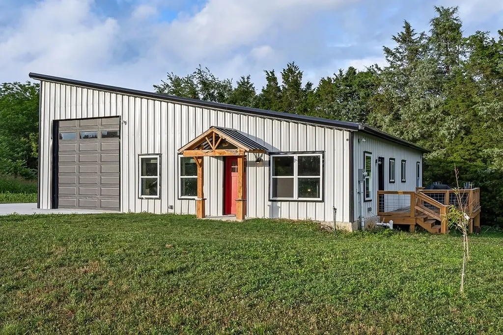 227 Lake Bluff Road Baxter TN 38544