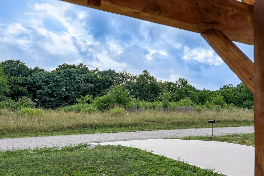 227 Lake Bluff Road Baxter TN 38544